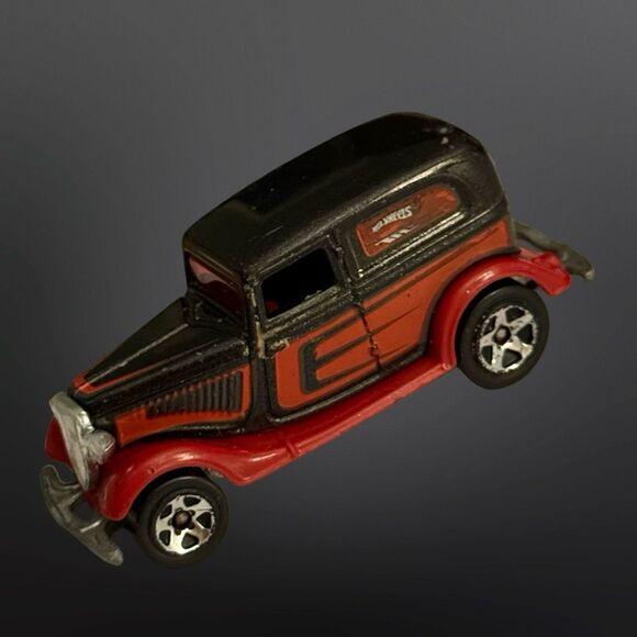 2009 Hot Wheels Treasure Hunt Red Black 34 Ford Delivery Truck Diecast Car 1:64 - Picture 8 of 8